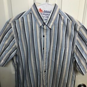 Men’s Tesso Elba short sleeve shirt.